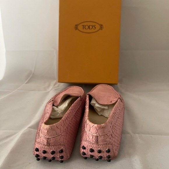 Tod's Driving Loafers Pink Snakeskin Luxury Shoes. Scuffed toes easy paint fix - Picture 5 of 9